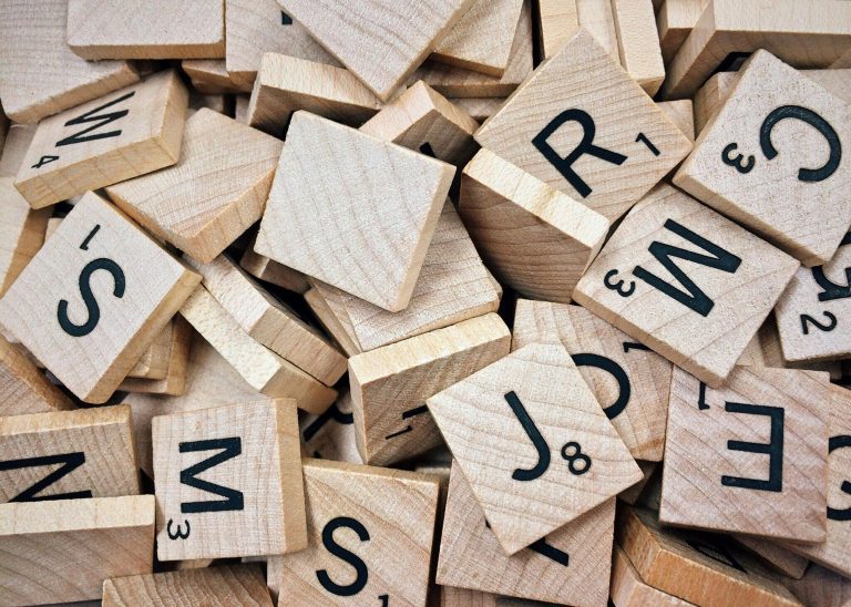 image représentant l'orthographe via des lettres type scrabble
